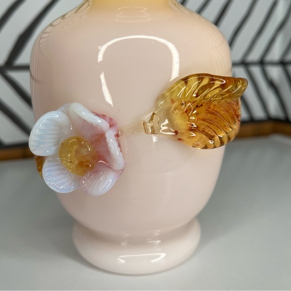 Victorian Stevens & Williams Cased Glass Overlay Vase w/ Applied Flower & Leaf - Picture 4 of 13